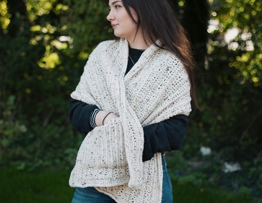 25 Wonderfully Cozy Crochet Pocket Shawls - Elma Craft